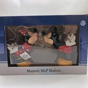 Mickey & Minnie Kissing Salt & Pepper Shakers Magnetic Westland Giftware Disney